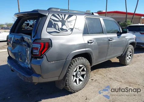 2020 Toyota 4Runner Trd Off Road Premium z USA, uszkodzony, nr VIN JTEBU5JR6L5747998